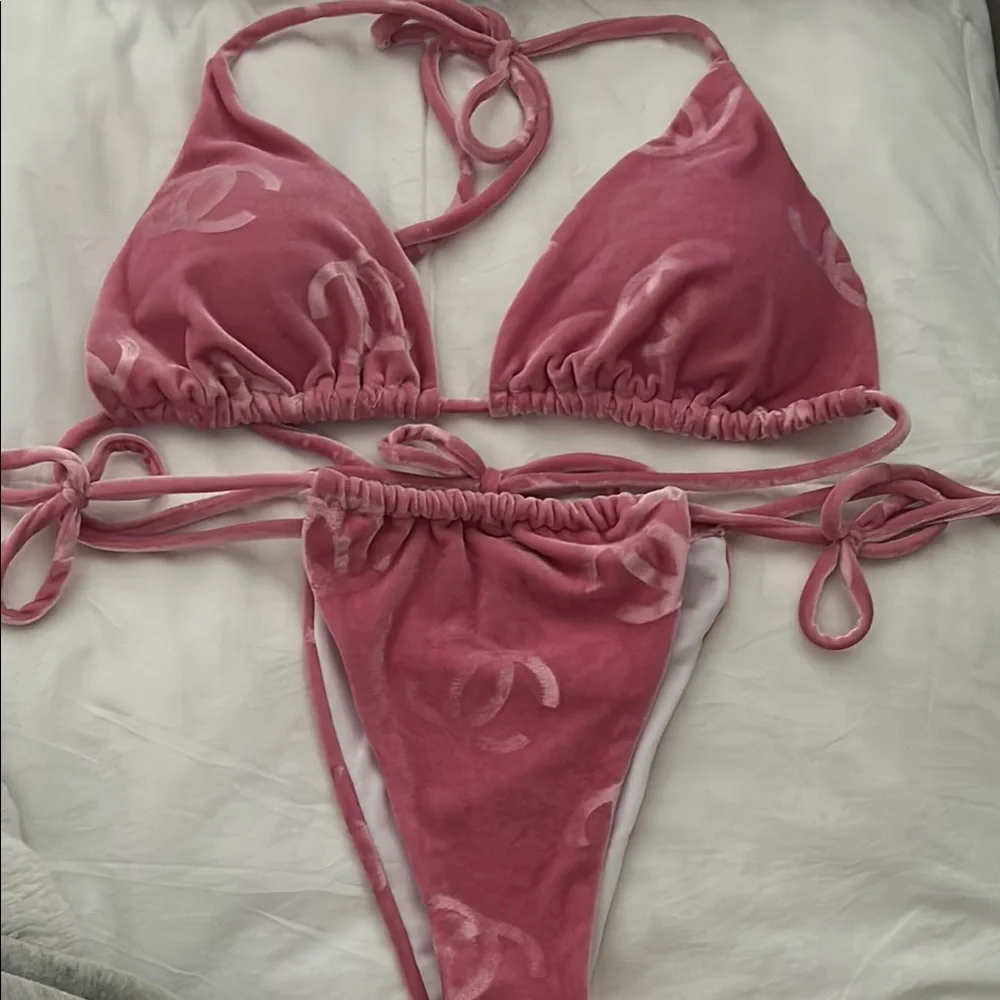 Authentic bubblegum pink vintage Chanel velour 2 piece string bikini w/ dust bag